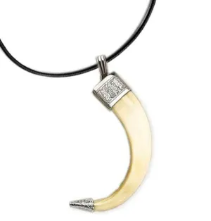 collar largo colmillo jabali casquillo tallado en plata