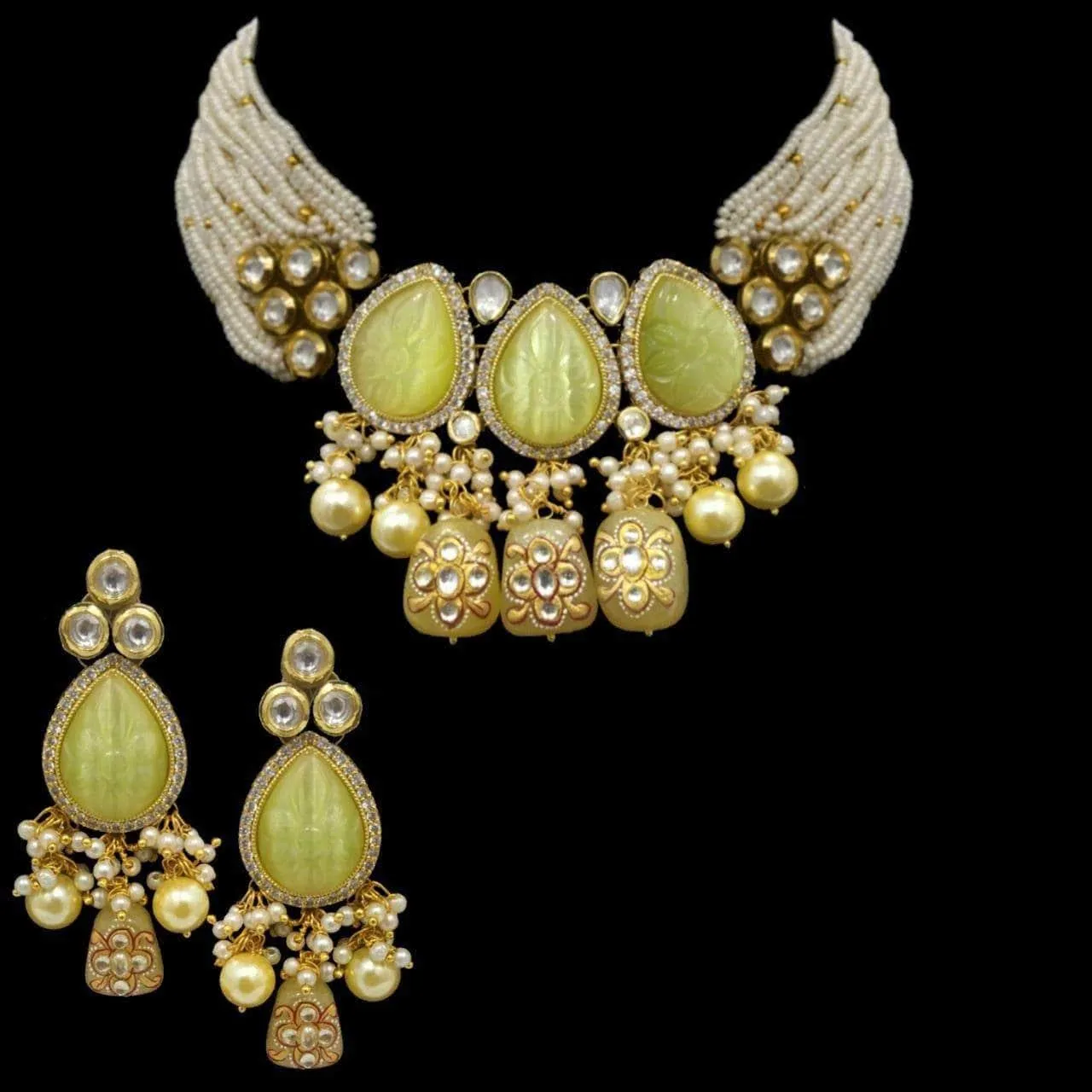 Delicate Carving Stones Choker Set
