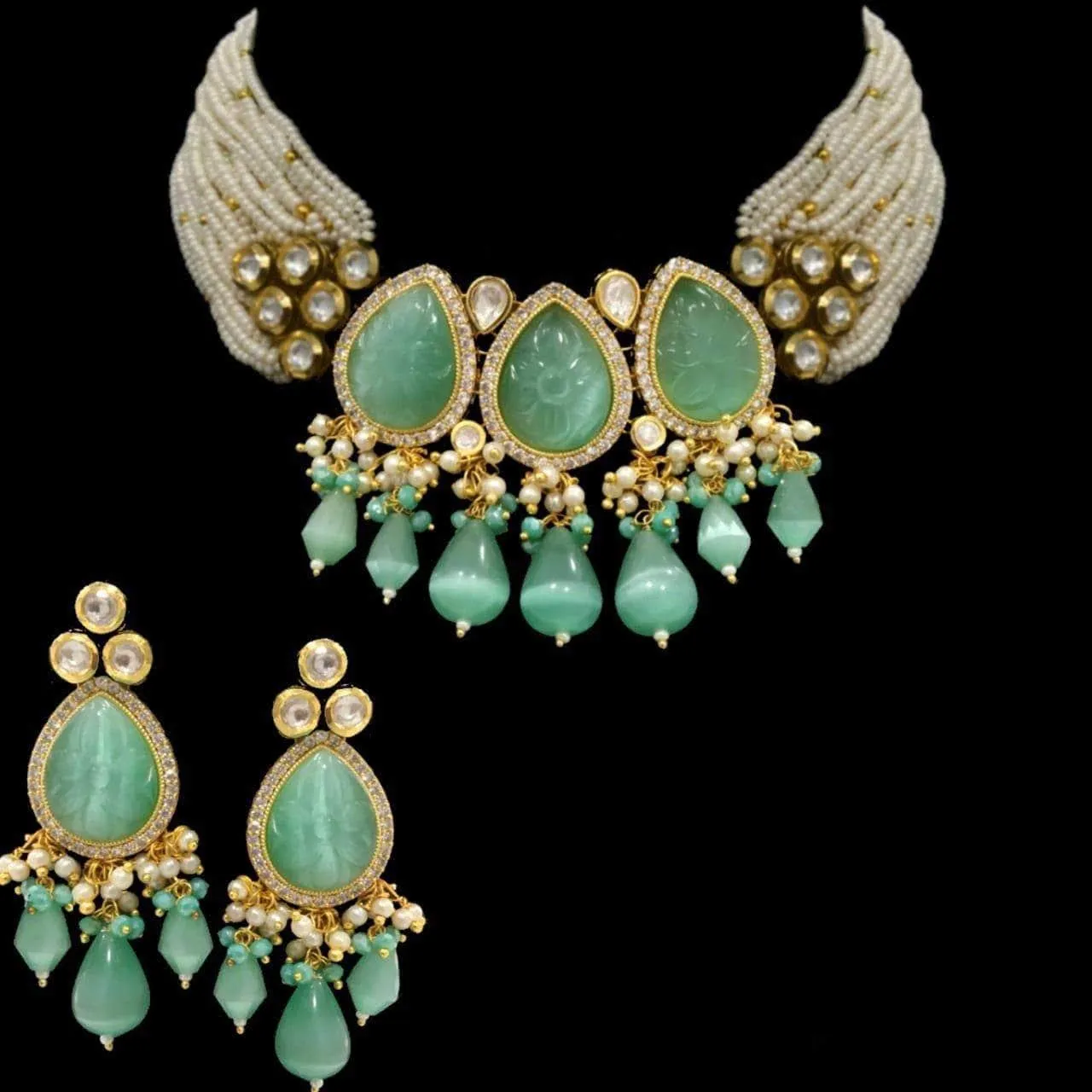 Delicate Carving Stones Choker Set