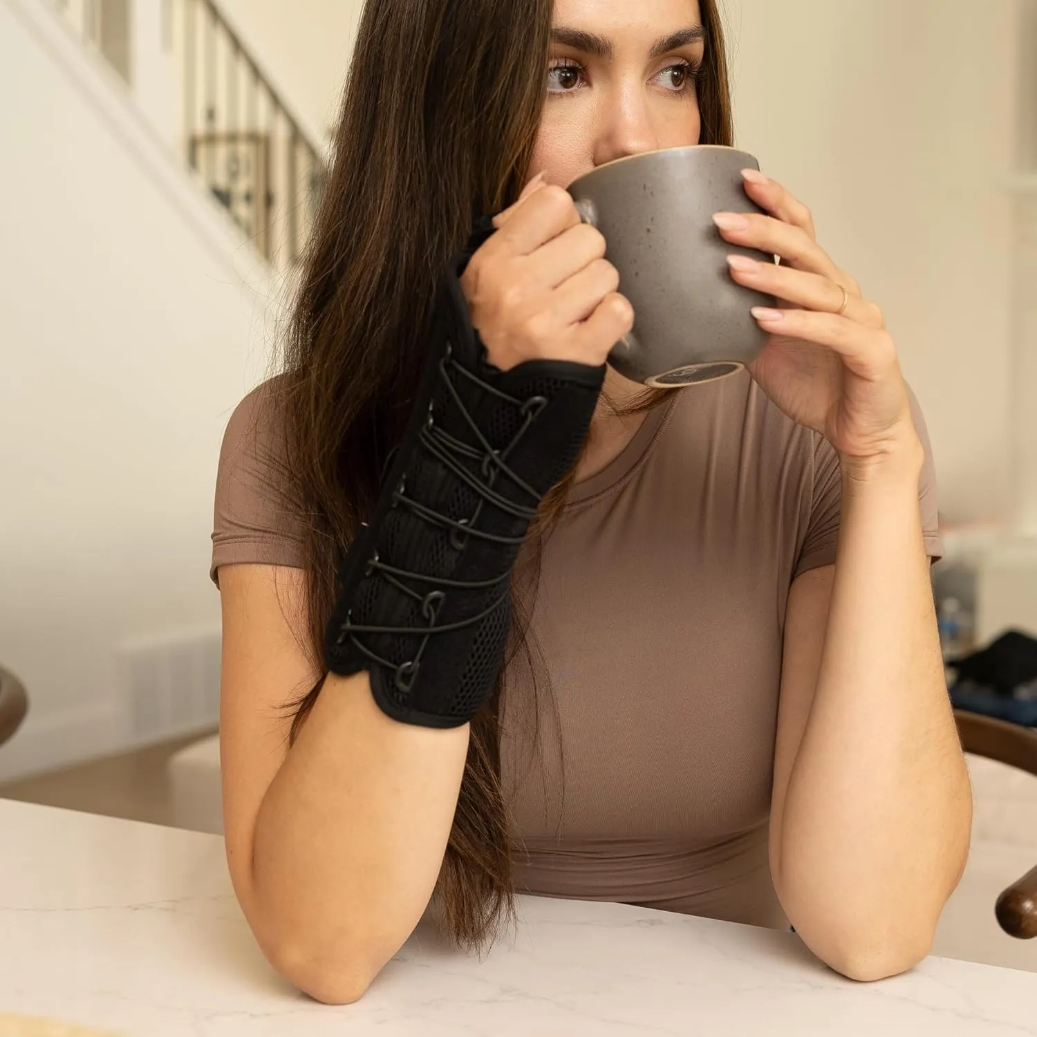 Quick-Strap Wrist & Thumb Spica Splint  Adjustable Support Brace for De Quervain's Tenosynovitis, Tendonitis, Arthritis, Sprains, and Fractures (L/XL, Left Hand)